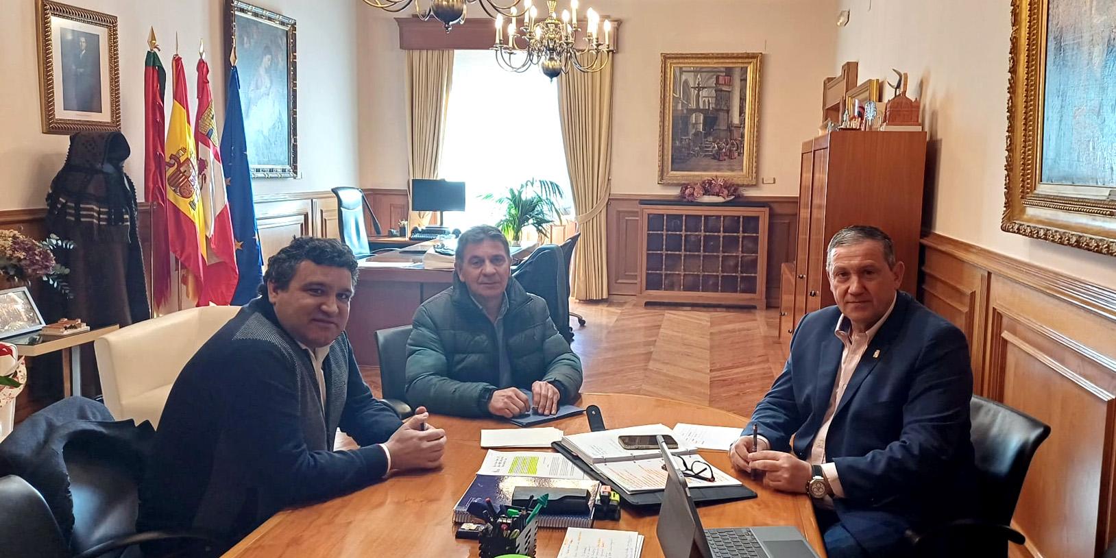 Reunión del equipo de gobierno con el alcalde de Granja de Moreruela