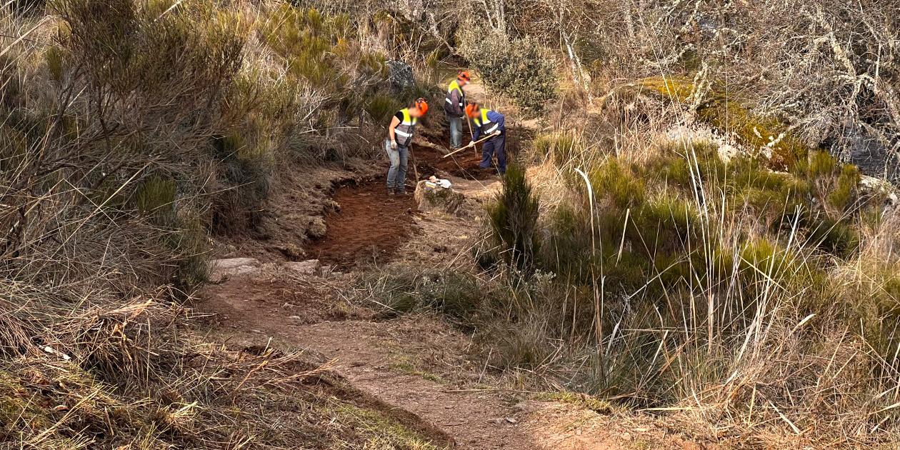 Acceso a la Cascada de Abelón